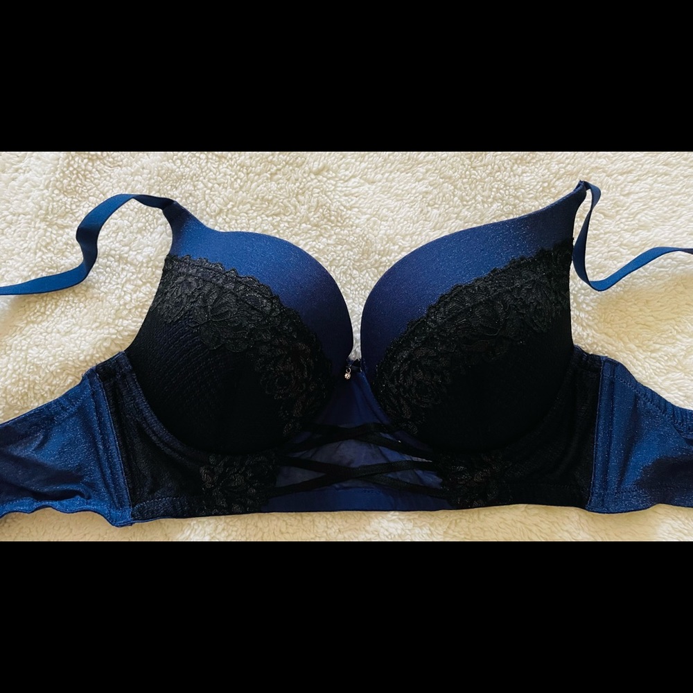 I.N.C. Sexy dark shimmery blue and black push-up bra in 38B